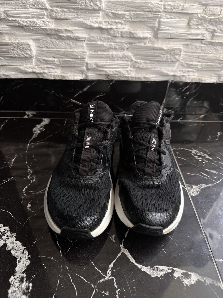 Кросівки nike підліткові 37,5