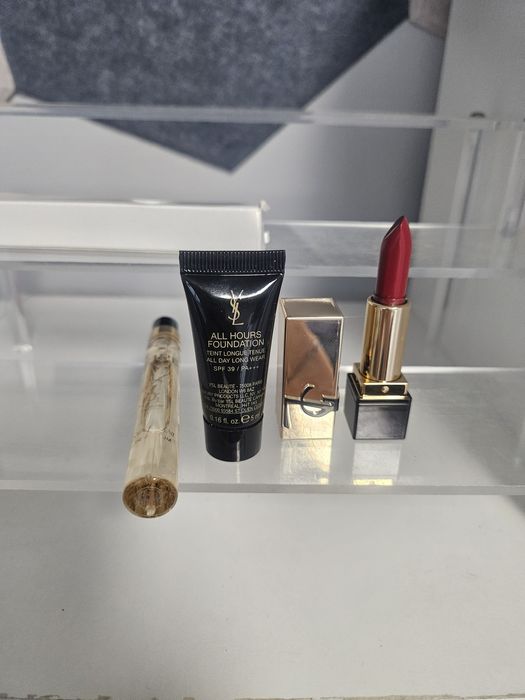 Zestaw YSL pomadka RM rouge Libre + podkład LN4
