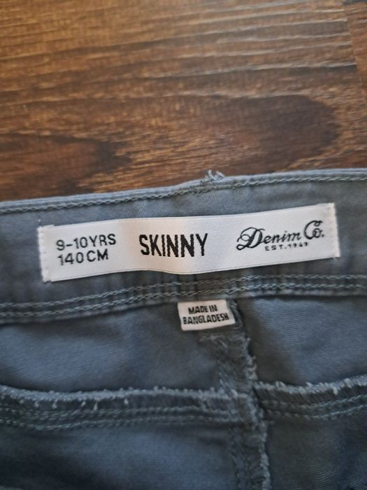 Nowe Szare jeansy skinny elastyczne 140
