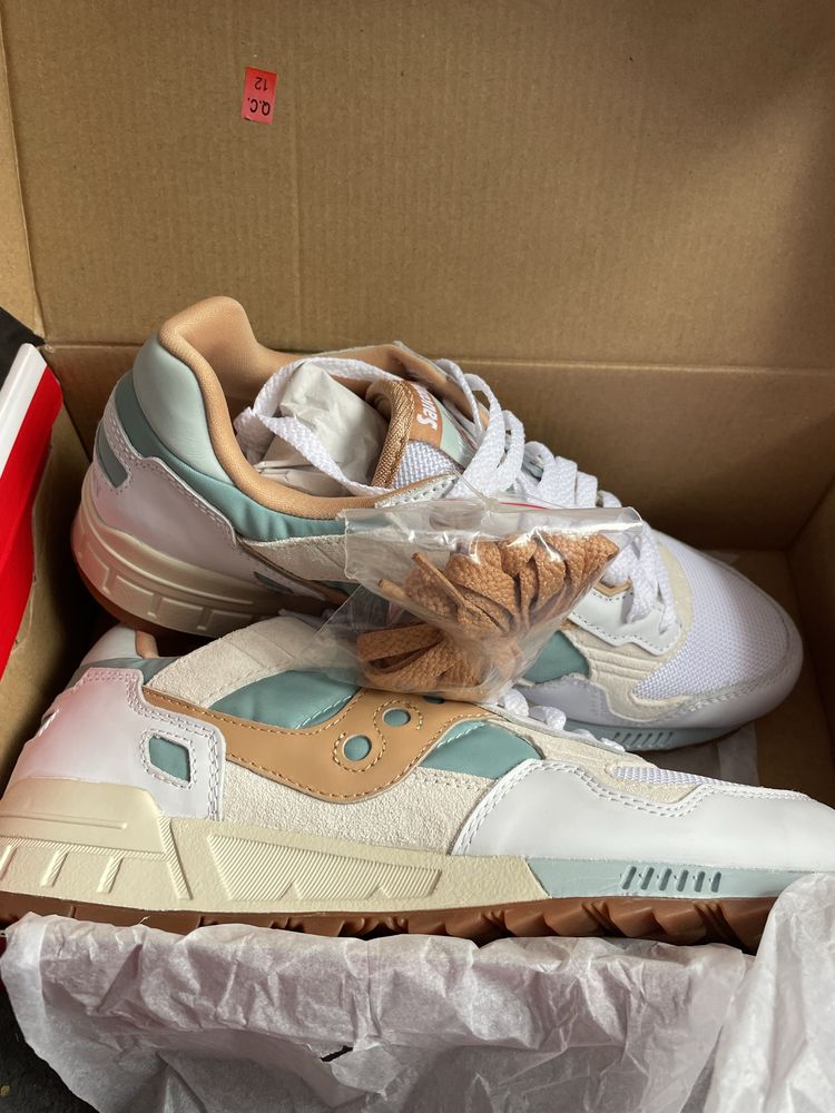 Продаються кросівки saucony оригінал нові 42 розмір