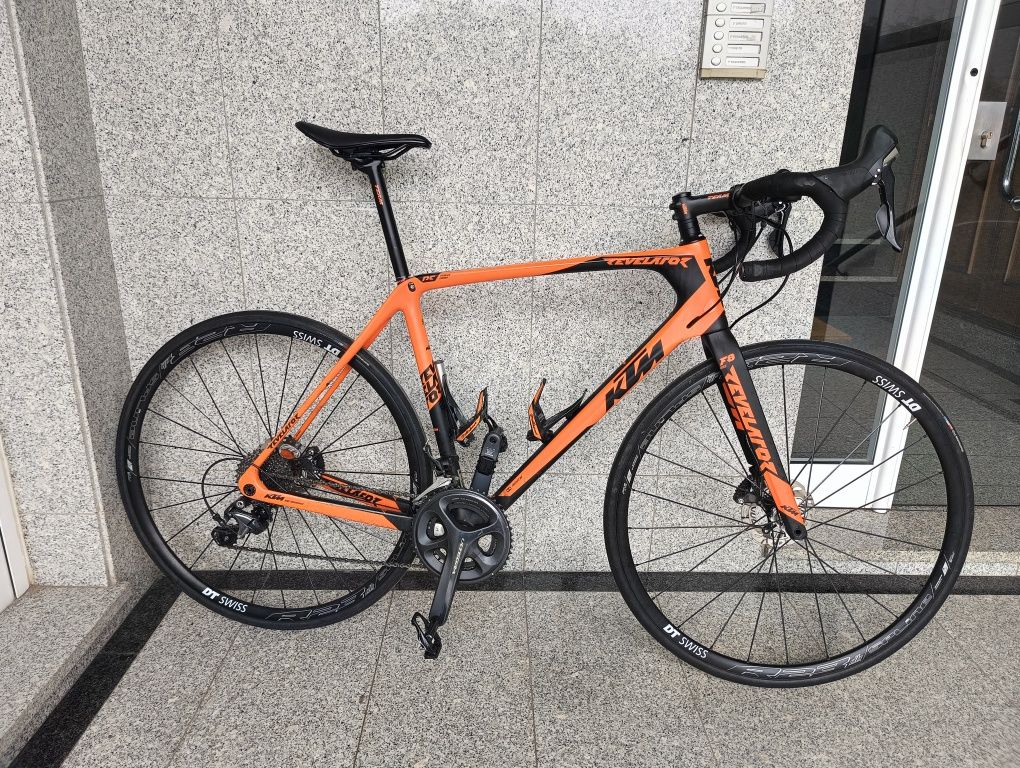 Kmt Revelator Sky Disc em carbono Full Ultegra