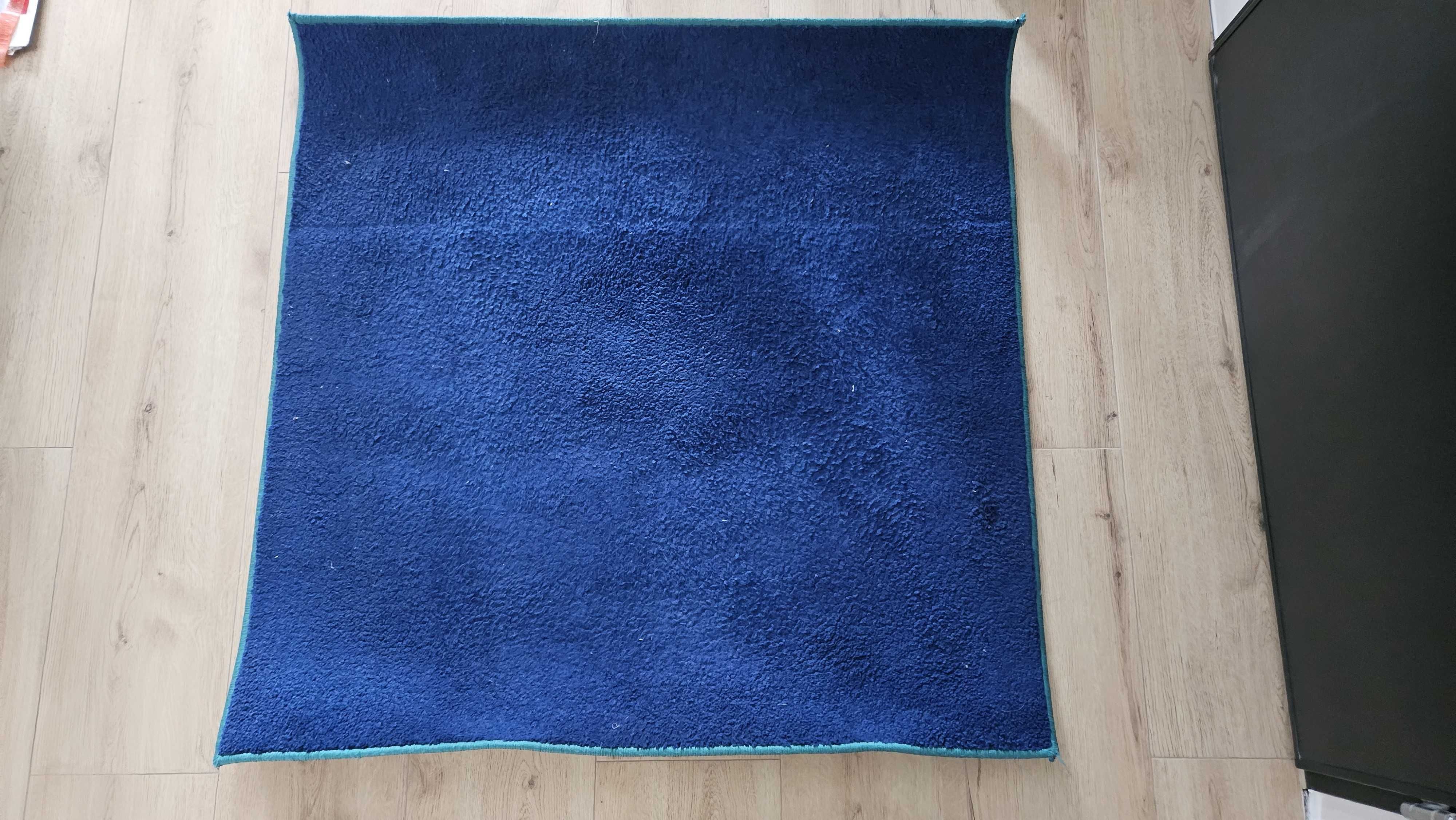 Dywan 1m x 1m granatowy pod krzesło/stolik