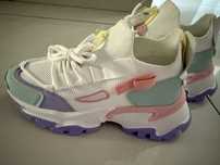 Buty sportowe damskie