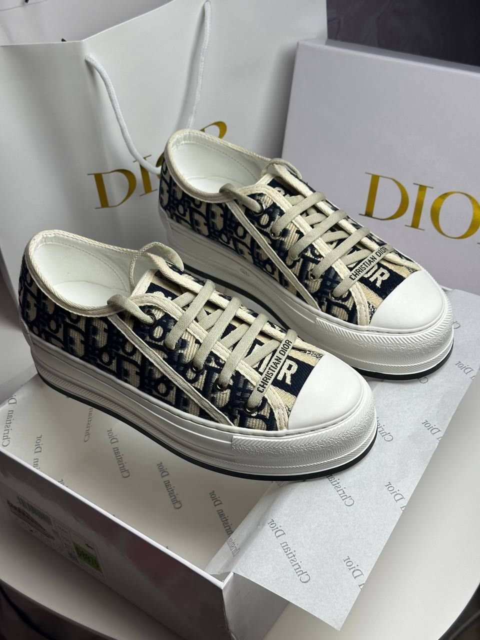 Кеди dior  Діор в наявності в 2 кольорах