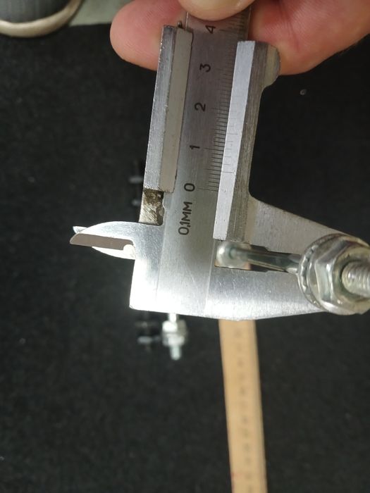 Ось или шпилька есть