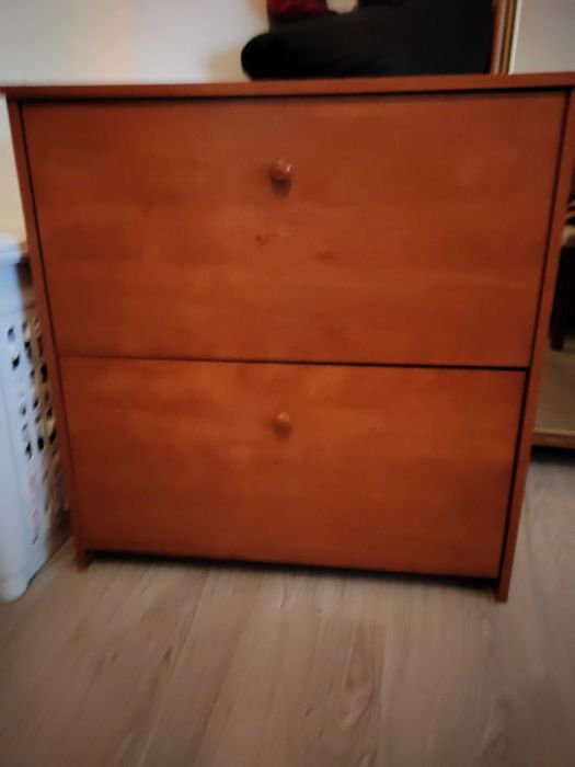 Sapateira elegante em bom estado