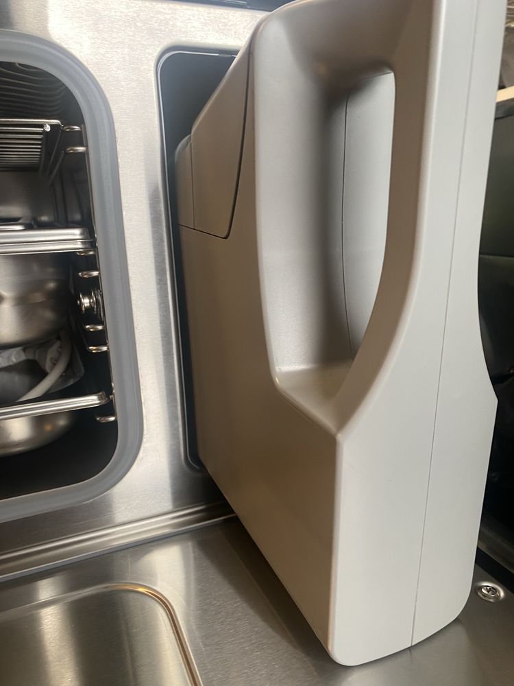 Miele DG4080 Urządzenie do gotowania na parze