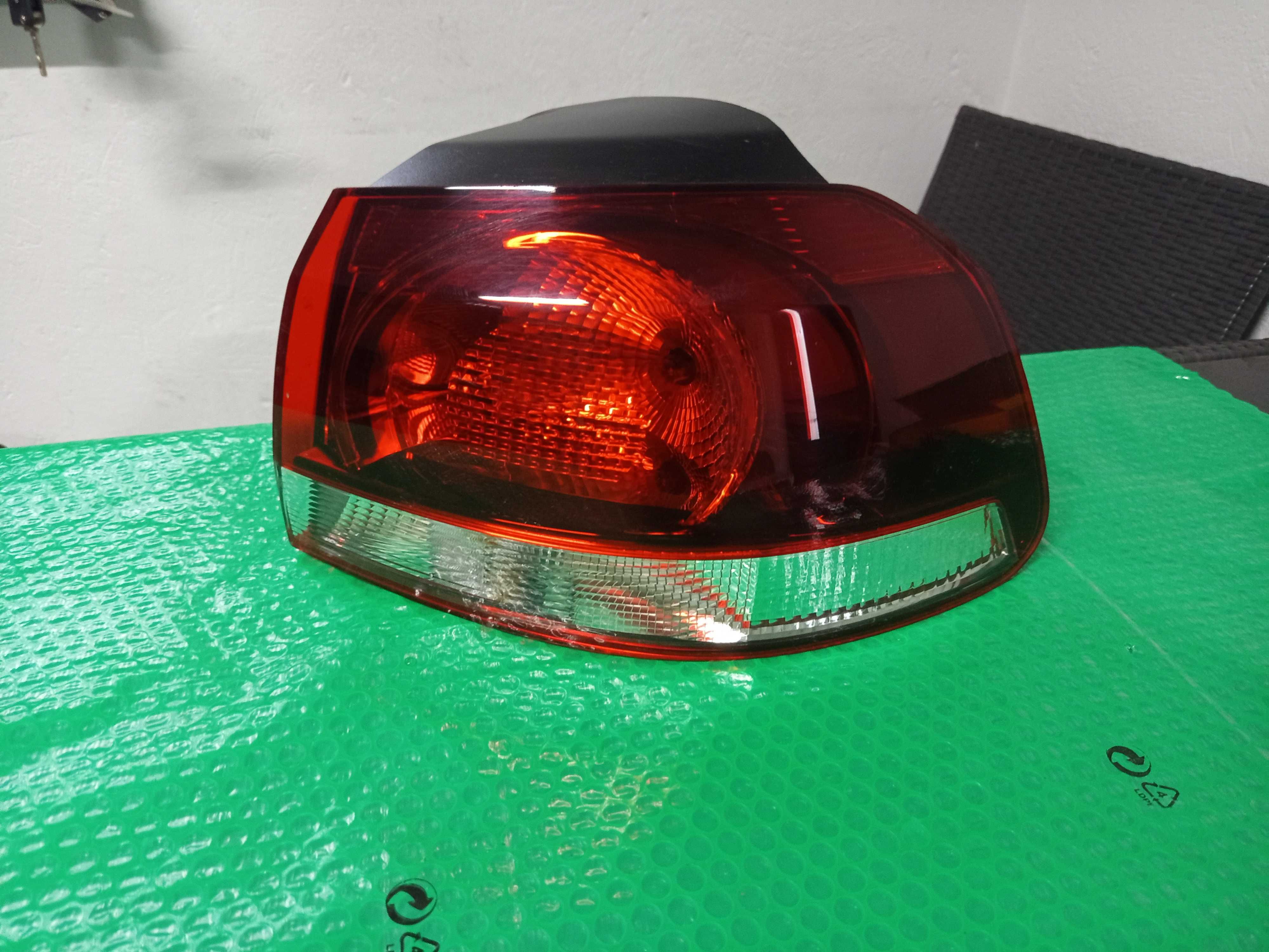 Lampa Prawa Tył Tylna VW Volkswagen GOLF VI 6 HB Ciemna 5K0.945.096M