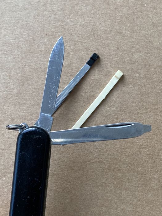 Колекційний Victorinox classic SD чорний мультитул Вікторінокс класік