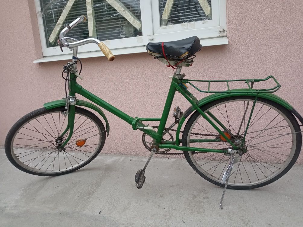 Велосипед Салют зелений