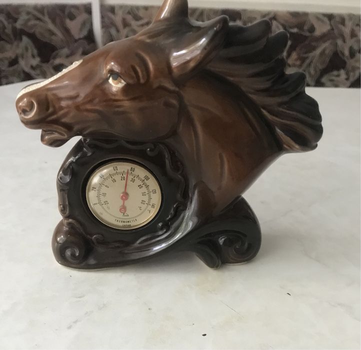 Статуэтка голова лошади  термометр- барометр