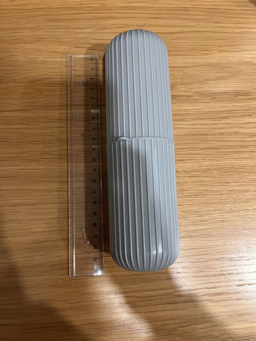 Vendo estojo de viagem para higiene oral novo