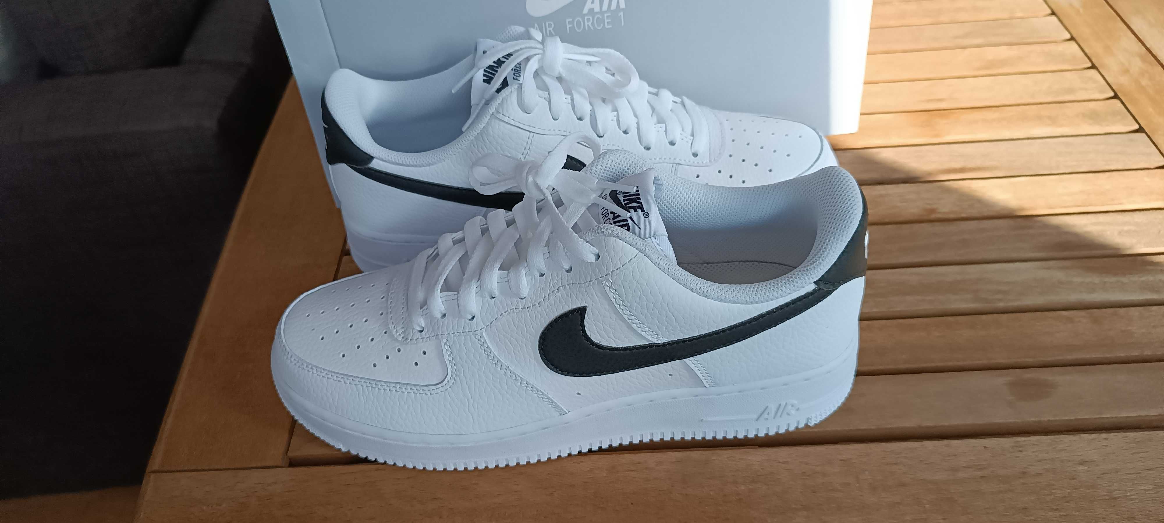 r. 43 Nike Air Force 1 Low '07 White Black Pebbled Leather CT2302,-100