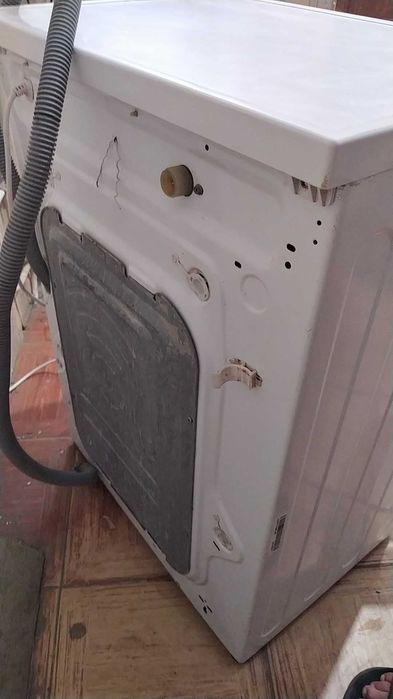 Стиральную машину LG в рабочем состоянии. прямой привод.