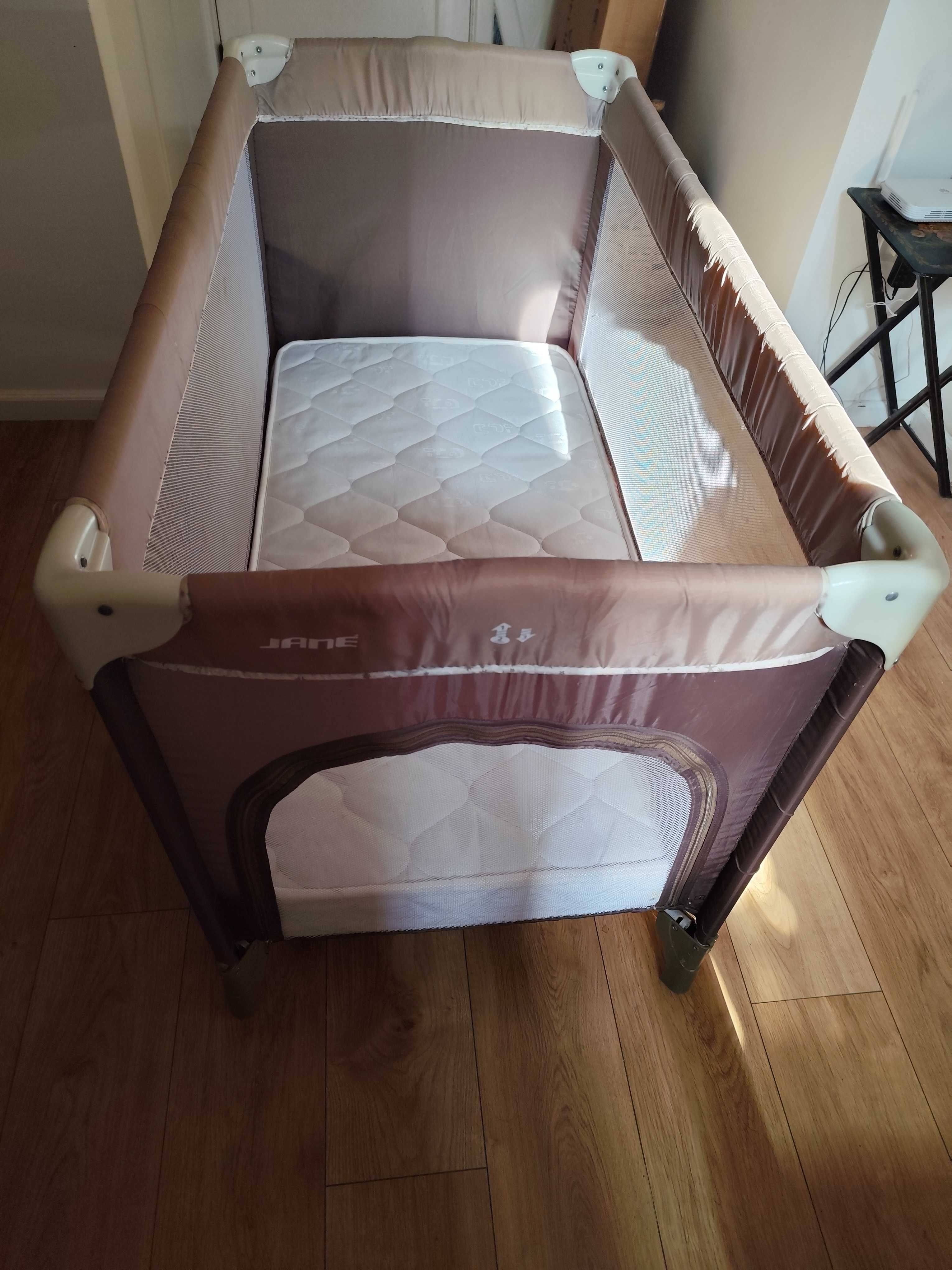 Cama de viagem com colchão