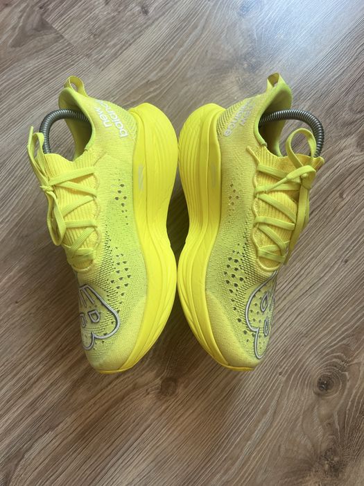 Оригінальні професійні бігові кроссівки New Balnace 40,5 розмір