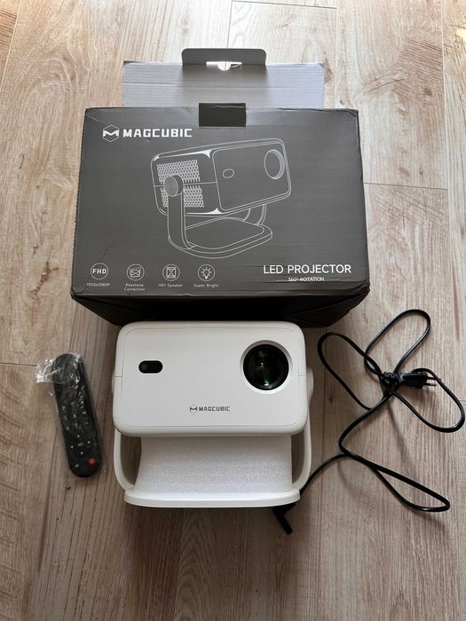 Magcubic L018 проектор 4K з автофокусом та Android 11 для кіно і відео