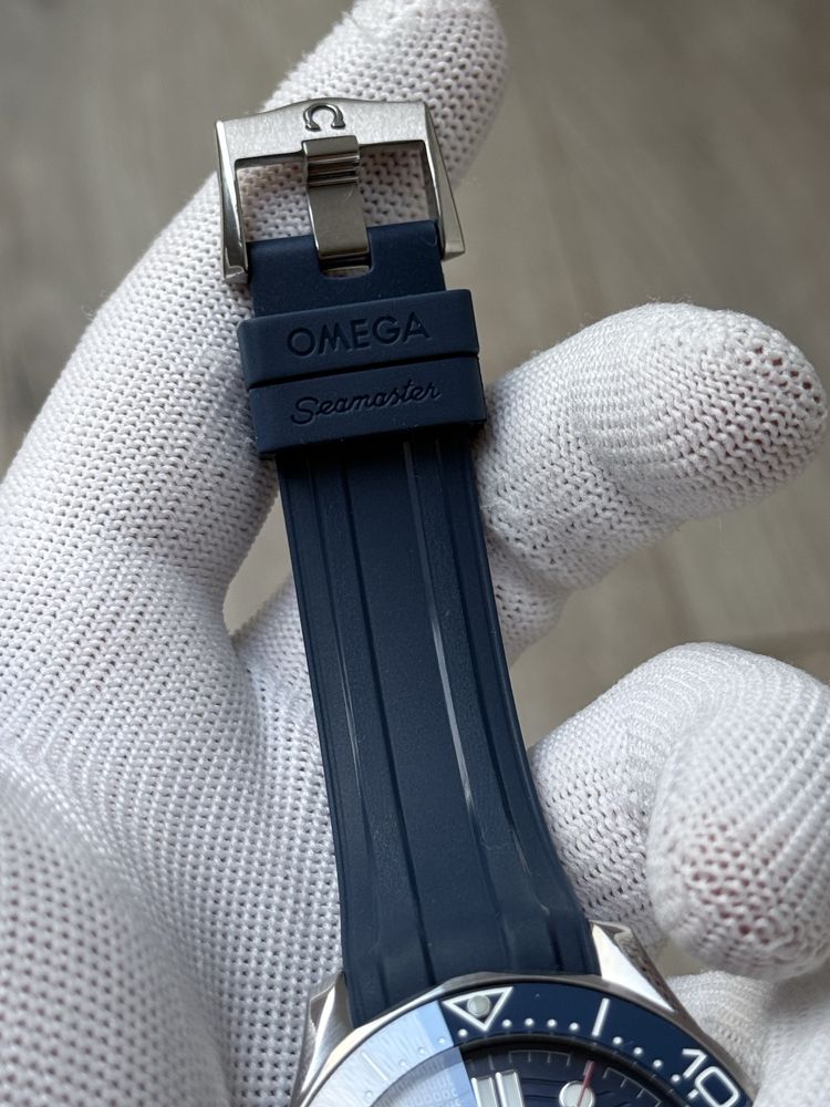Швейцарские часы Omega Seamaster Diver 300M Master Co-Axial Blue