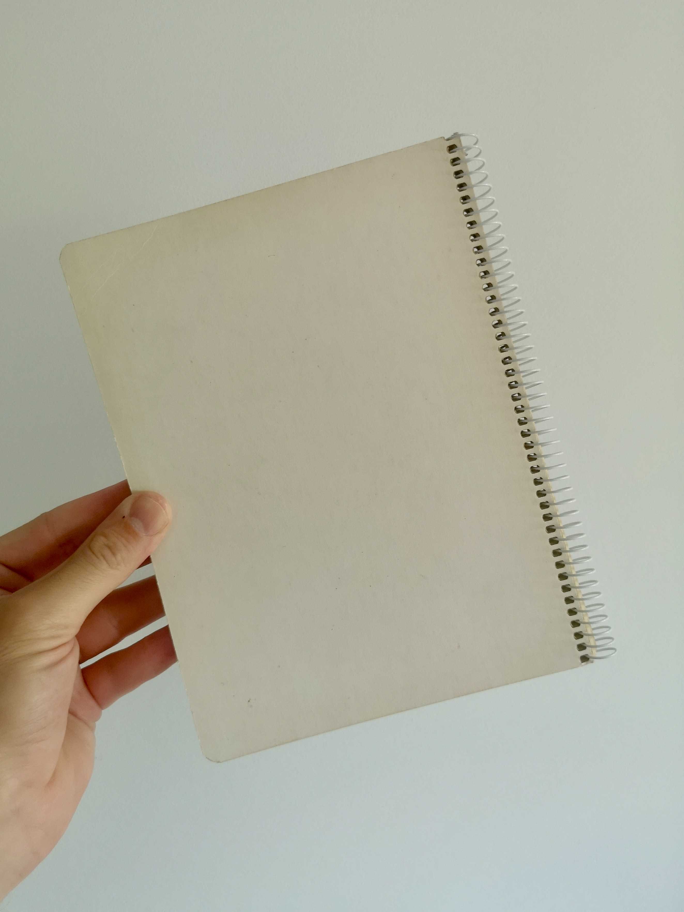 Caderno escolar A5 (quadriculado) dos anos 80 – Ambar Porto