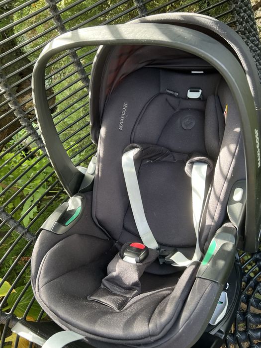 Автокрісло MAXI-COSI Pebble 360 Pro з базою FamilyFix 360 Pro