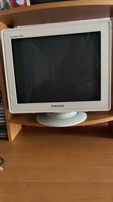 Продам компʼютер самсунг системний блок клавіатуру монітор б/у дешево