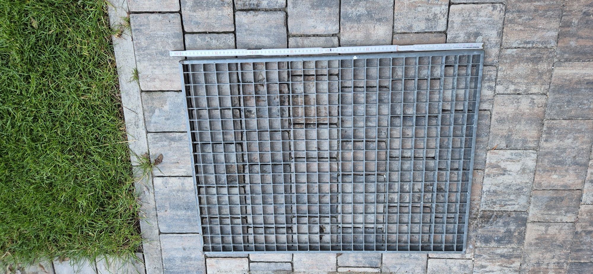 Krata stalowa ocynkowana 60x80 cm – wysokość 2,5 cm – wpust taras stud