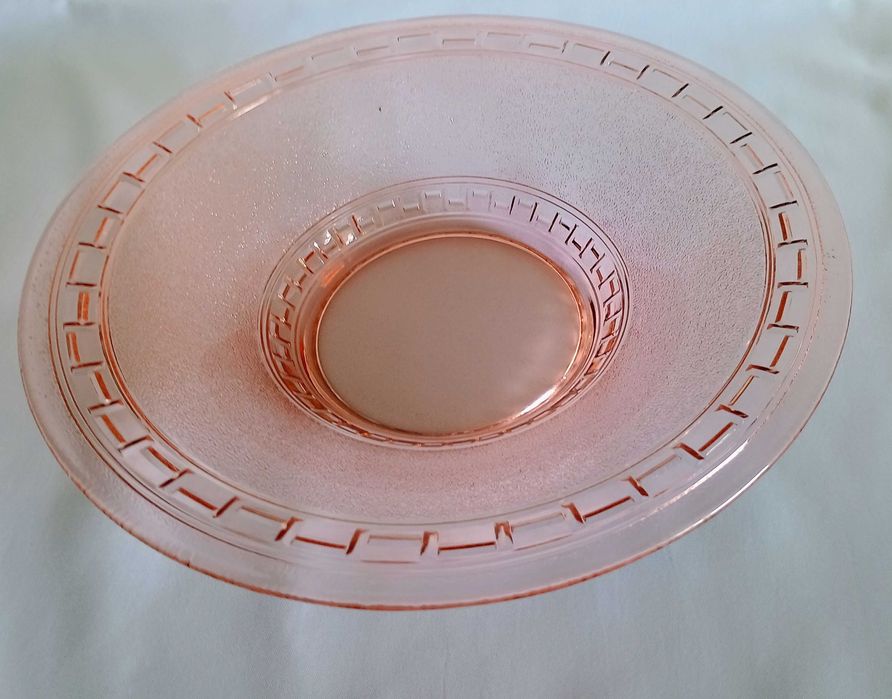 Bohemia różowa misa z greckim wzorem sygnowana