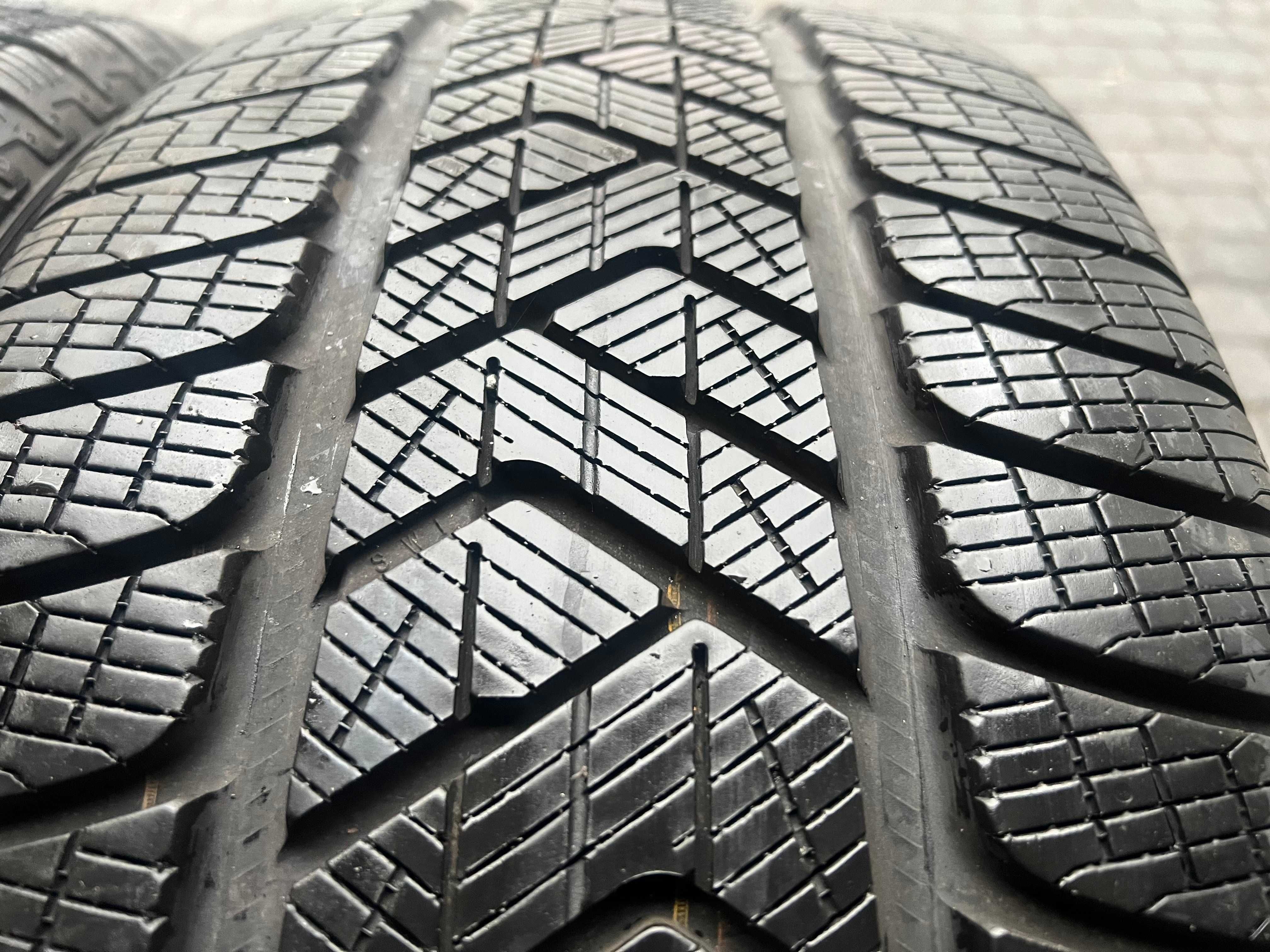 Opony Pirelli Scorpion Winter - 255/45/20