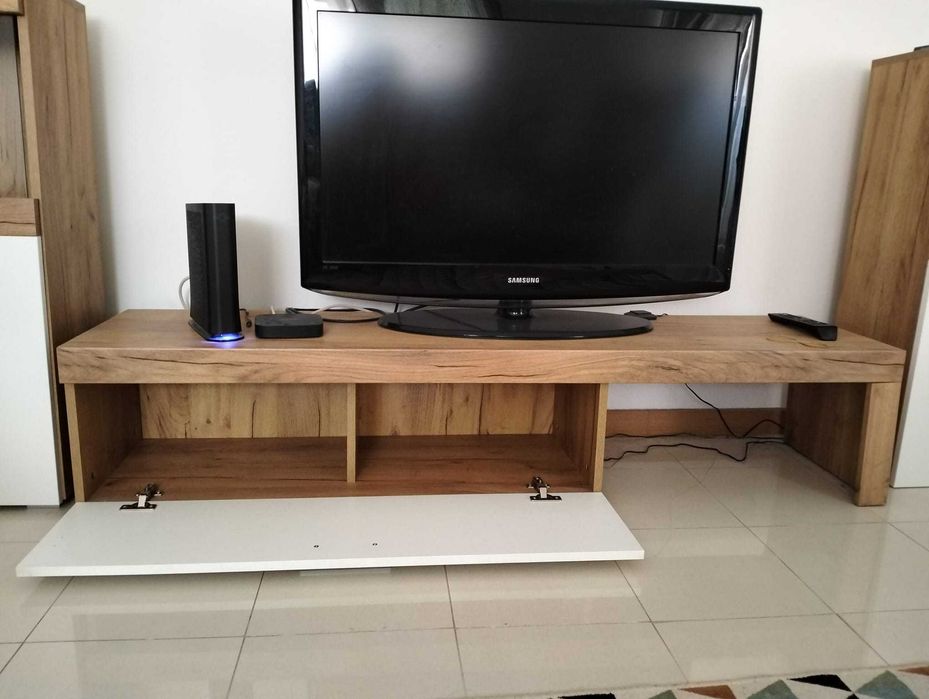 Movél de TV em madeira