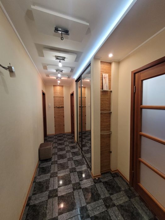 Сдаю современную 3-к.кв, Победы, 48,  с 7.11, метро рядом