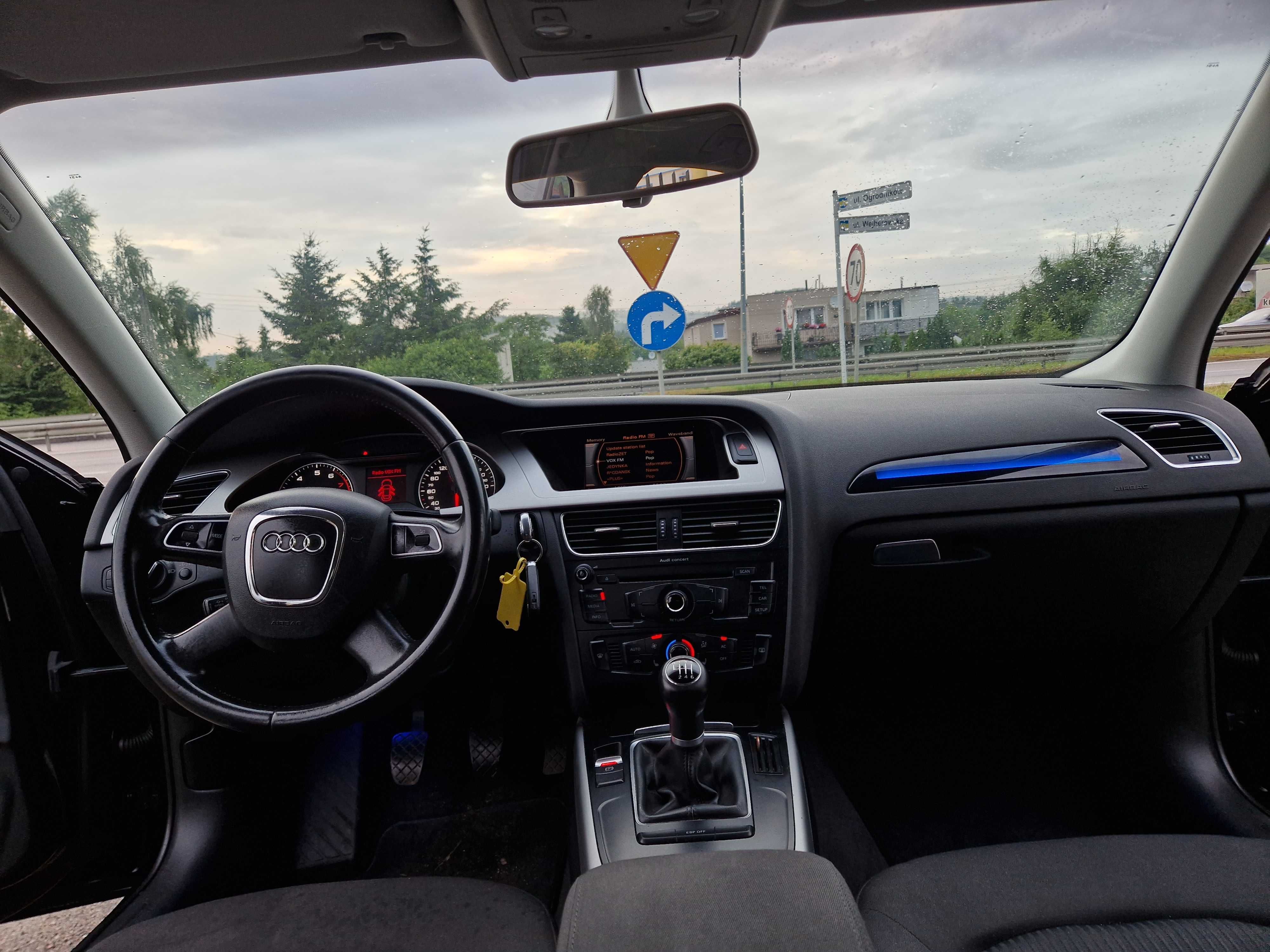 Audi A4 B8 z Danii ! Zarejestrowany ! 1.8 Benzyna 120 PS ! Klima ! Hak