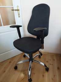 Fotel biurowy obrotowy firmy BING Nowy Styl-krzesło biurowe regulowane