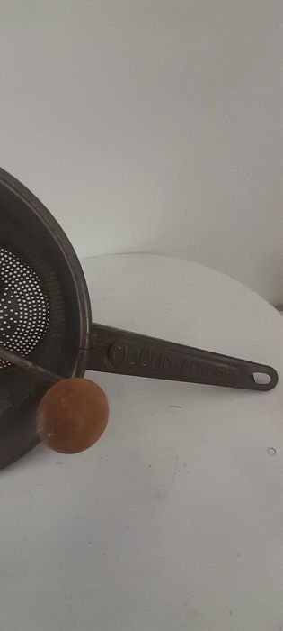 Passe-vite de legumes muito antigo - Origem França