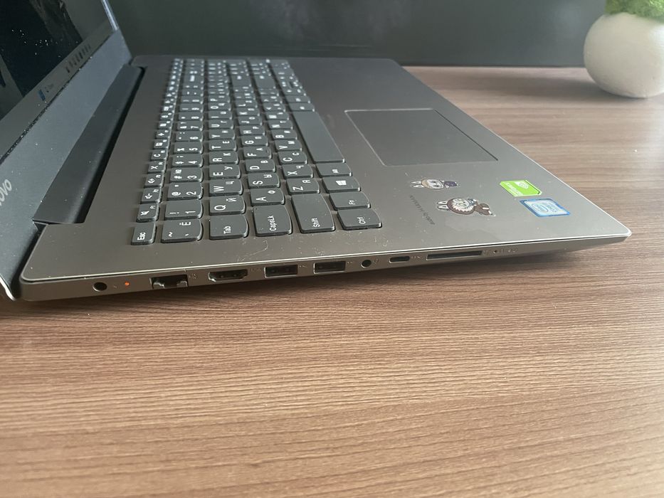 Игровой ноутбук Lenovo/FHD IPS/i7-7500/8GB/SSD+1TB/GeForce GT940mx 2GB