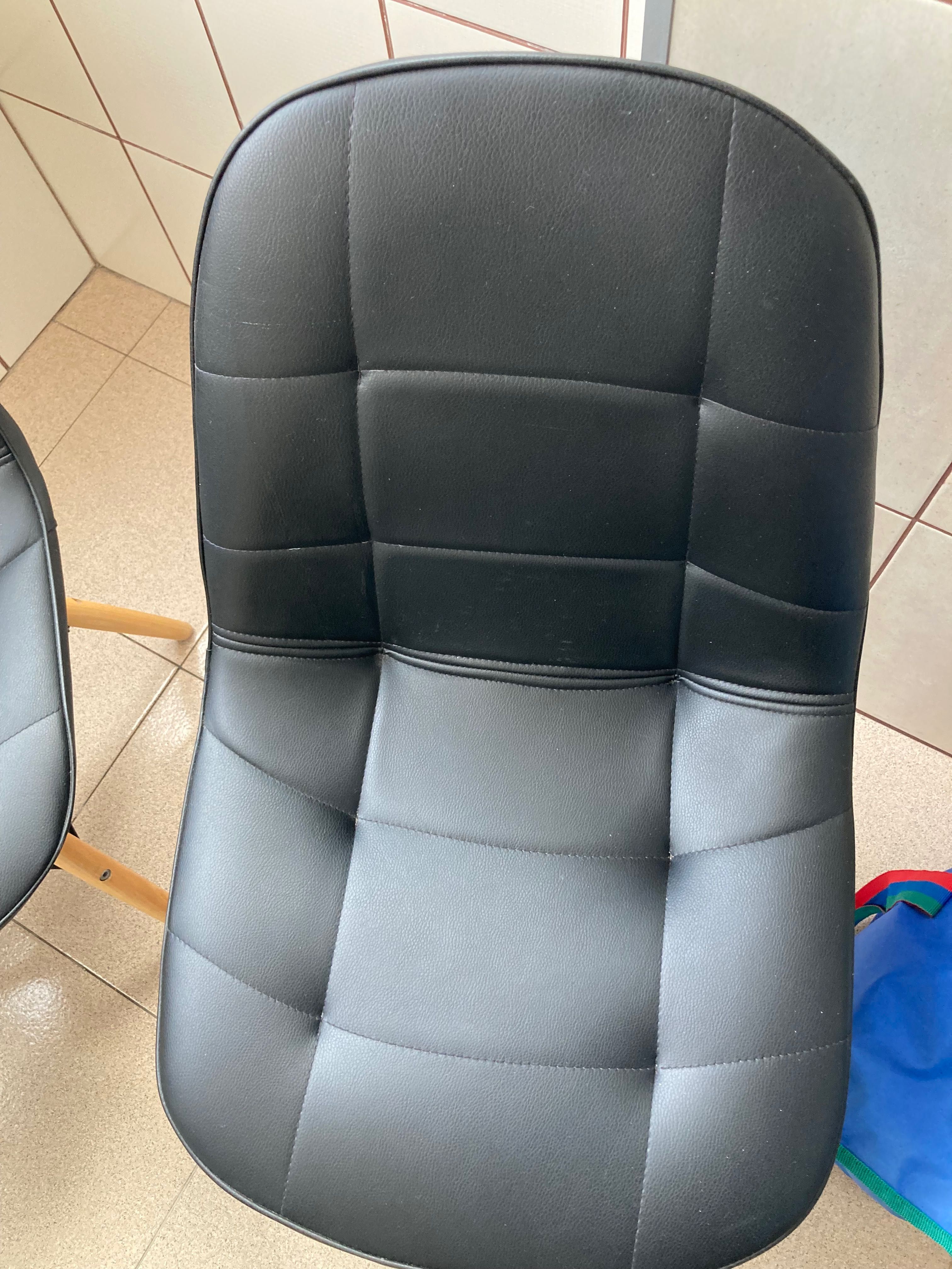 2 Cadeiras confortáveis