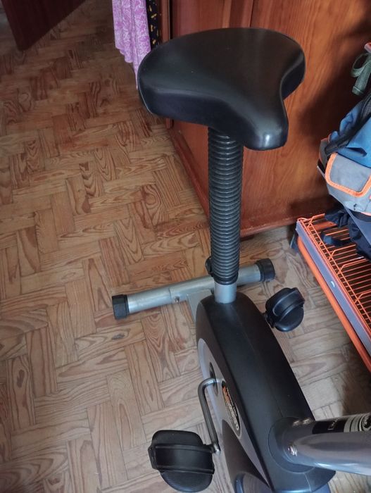 Bicicleta Estática de Fitness