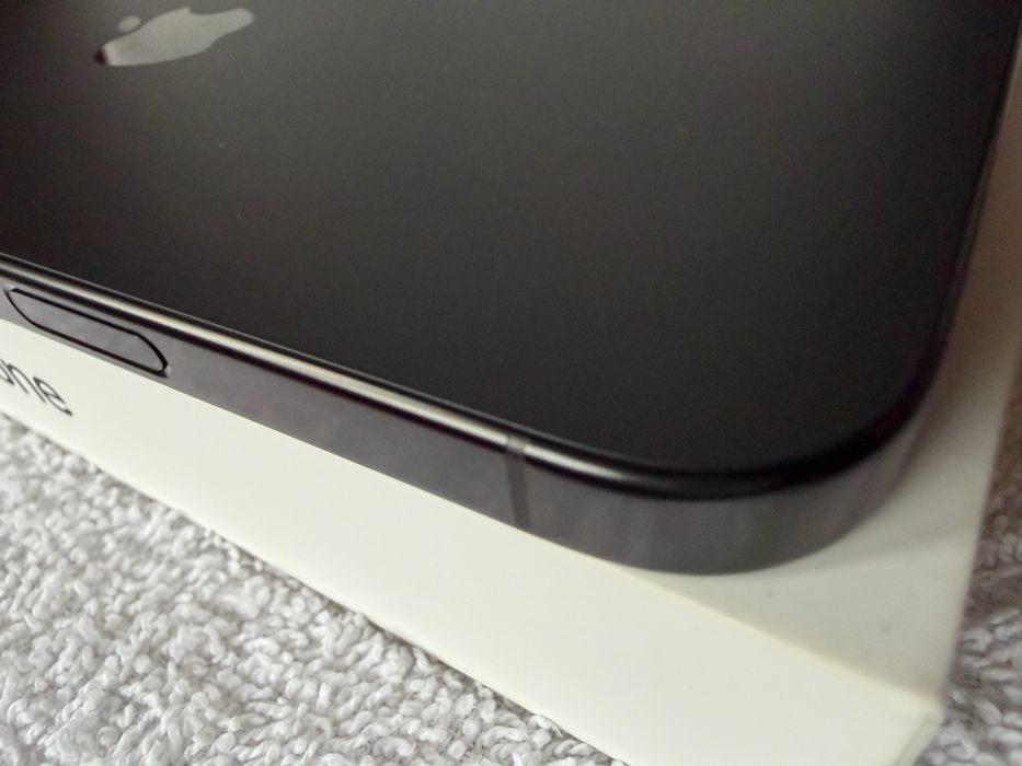 Apple iPhone 16 Pro Max 256GB (акб 97%)