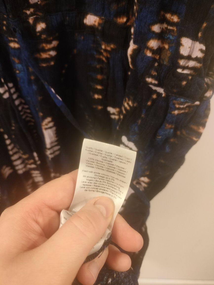 Granatowa wzorzysta sukienka plus size