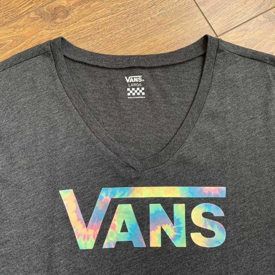 Жіноча футболка на літо Vans
