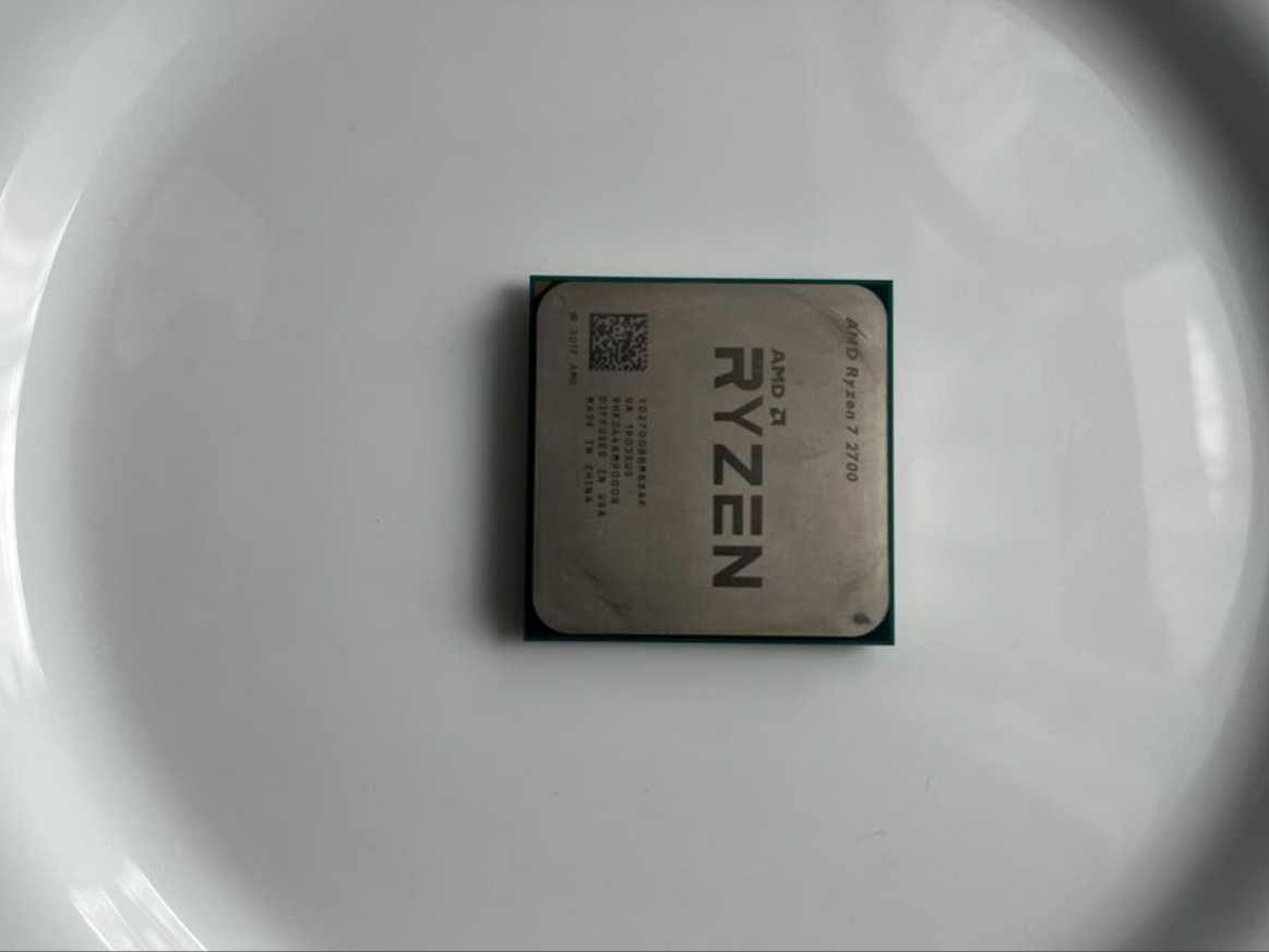 Amd ryzen 7 2700 + Chłodzenie Wraith Spire