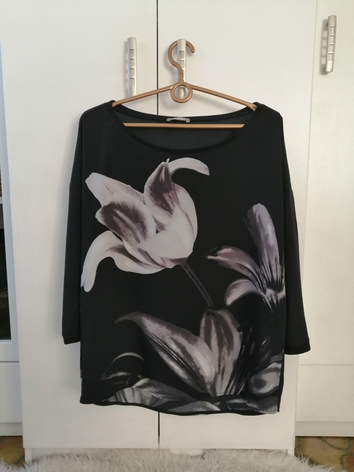 Czarna piękna bluzka z kwiatem orsay 38