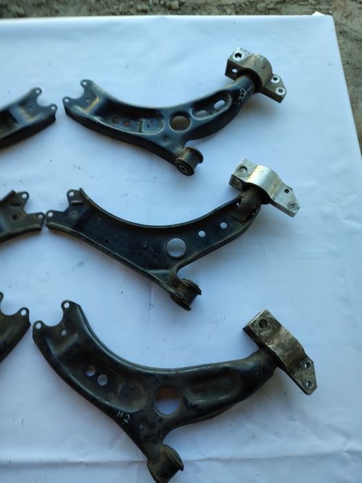 Ричаг передній Пассат б7 лівий правий Гольф 6 ричаги Passat b7 Golf 6