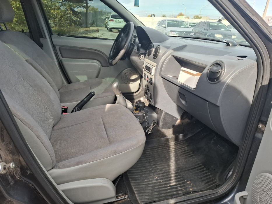 Dacia logan MCV А/С 1,6 газ-бенз 7 місць