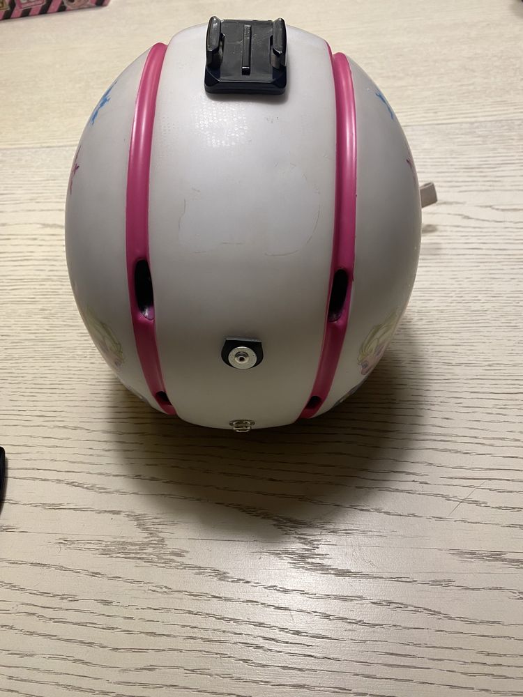 Kask Kraina lodu, rękawiczki Rossignol, Google Bilzzard
