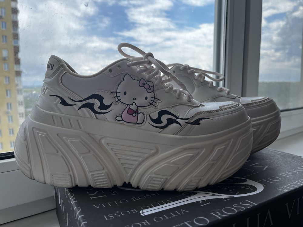 Кросівки Bershka Hello Kitty на платформі