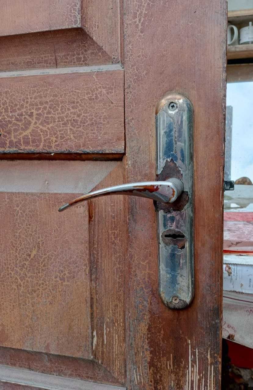 Продам вхідні двері, дерев'яні, з утіпленням