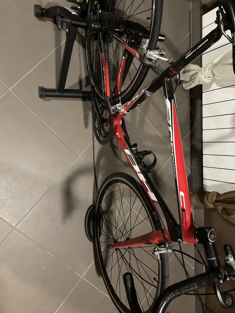 Bicicleta estrada BH carbono