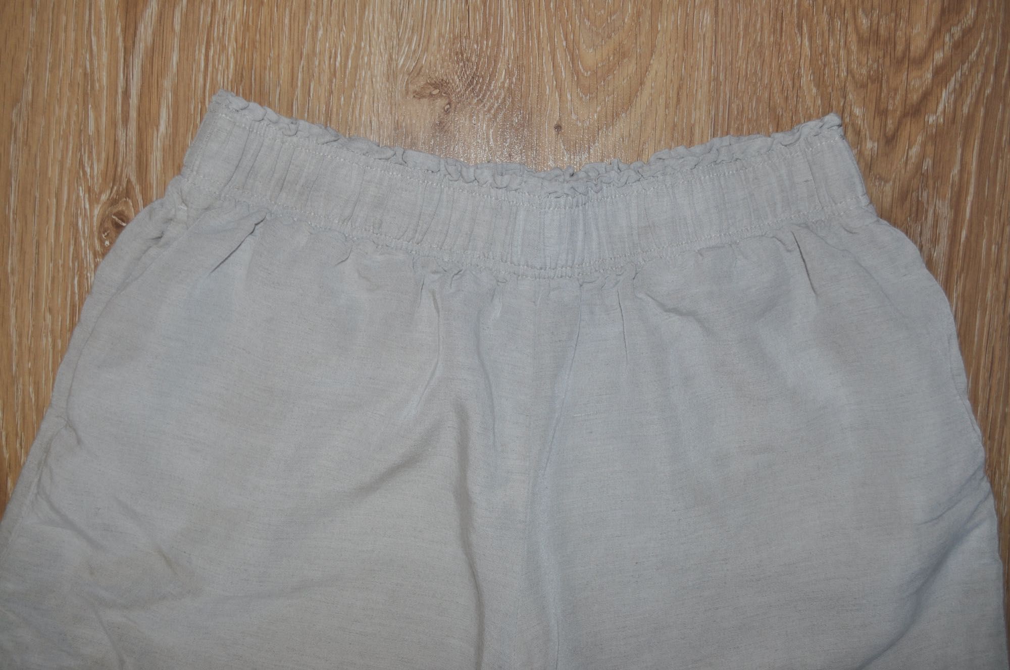 Льняные песочные короткие шорты на резинке H&M