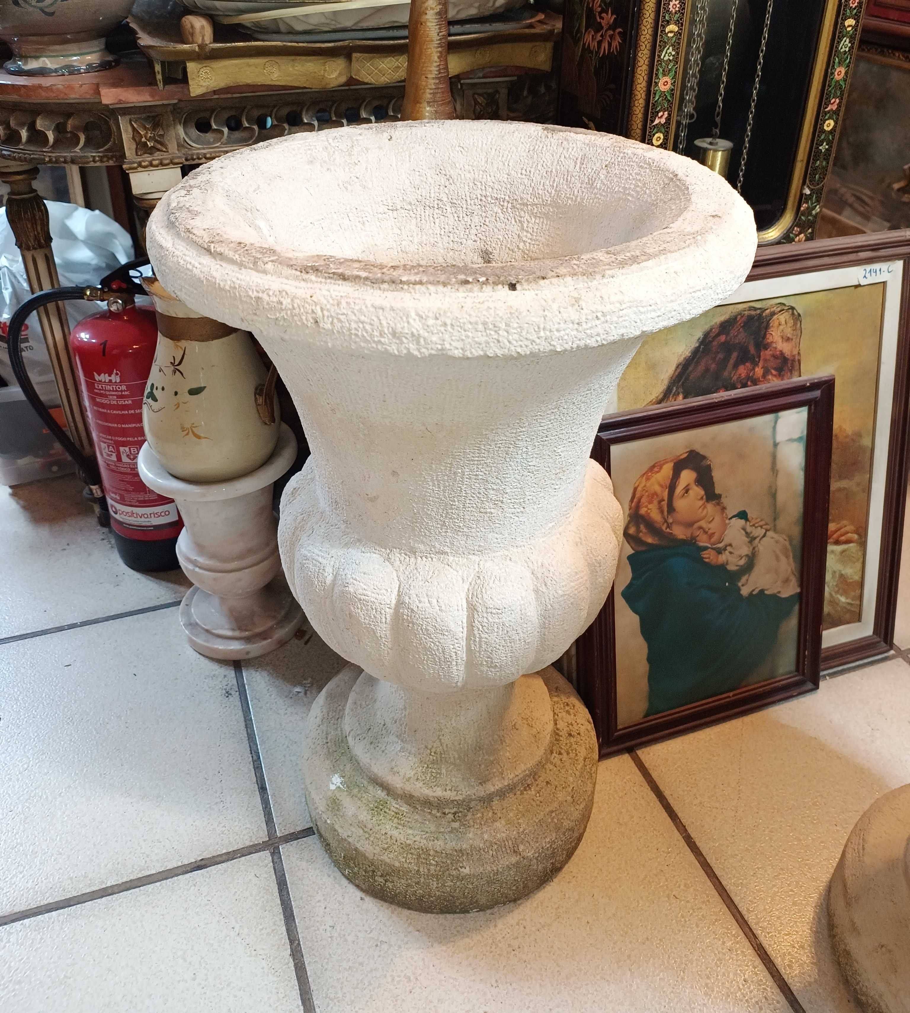 Par Vasos em Pedra
