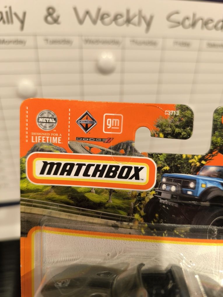 Matchbox 3 pak resoraków metalowe autka Dodge Camaro International